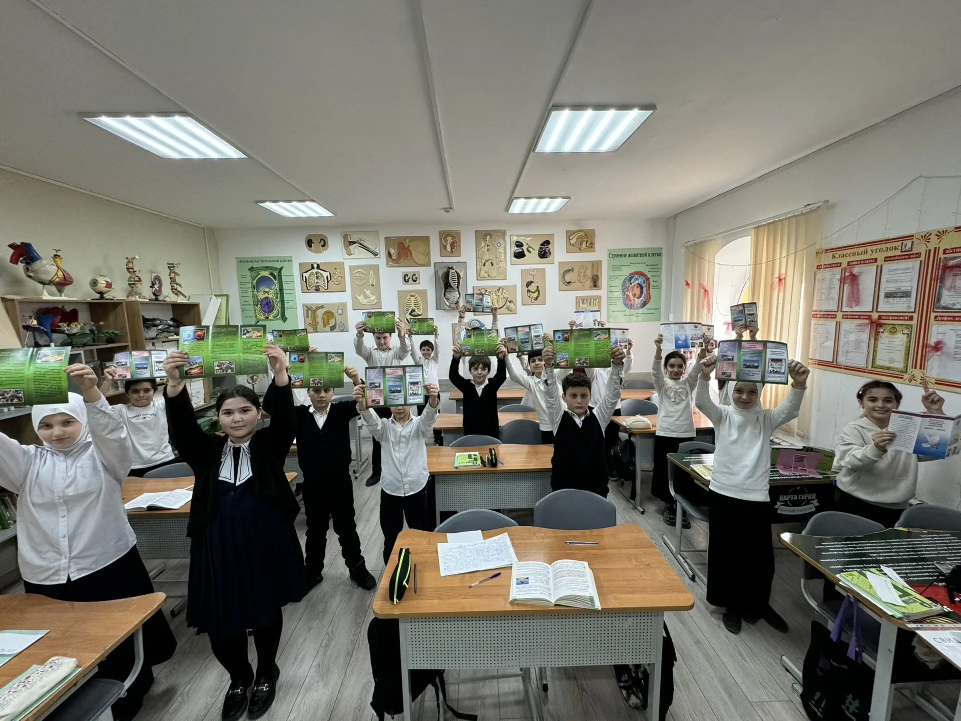 🔵В рамках антинаркотической декады для учащихся МБОУ «СОШ 55» прошли внеклассные часы.