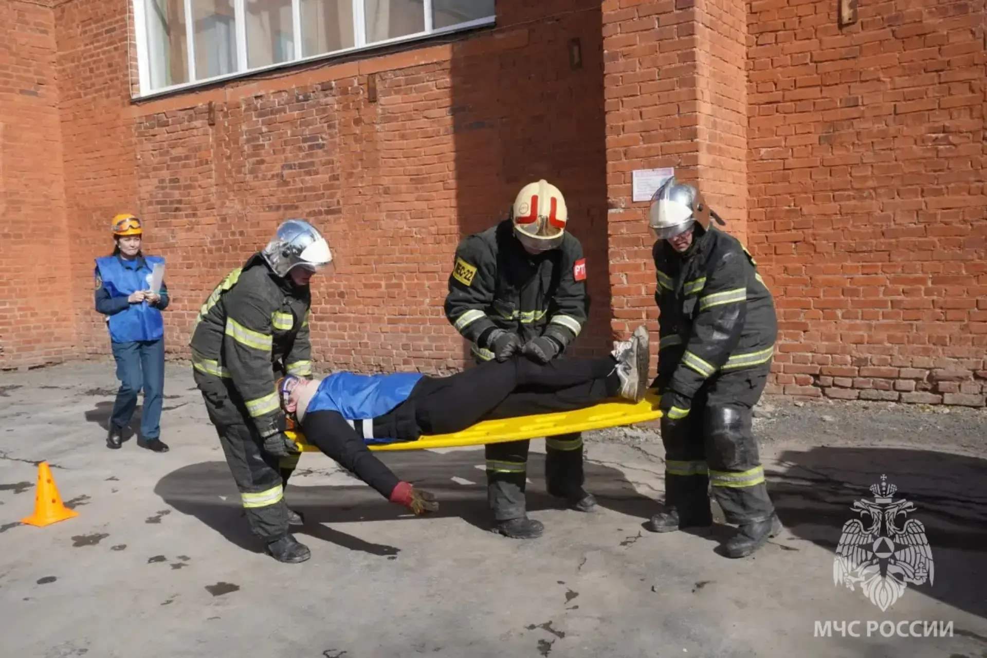 🚨 В Екатеринбурге определили лучшую команду по проведению аварийно-спасательных работ при ДТП в 2026