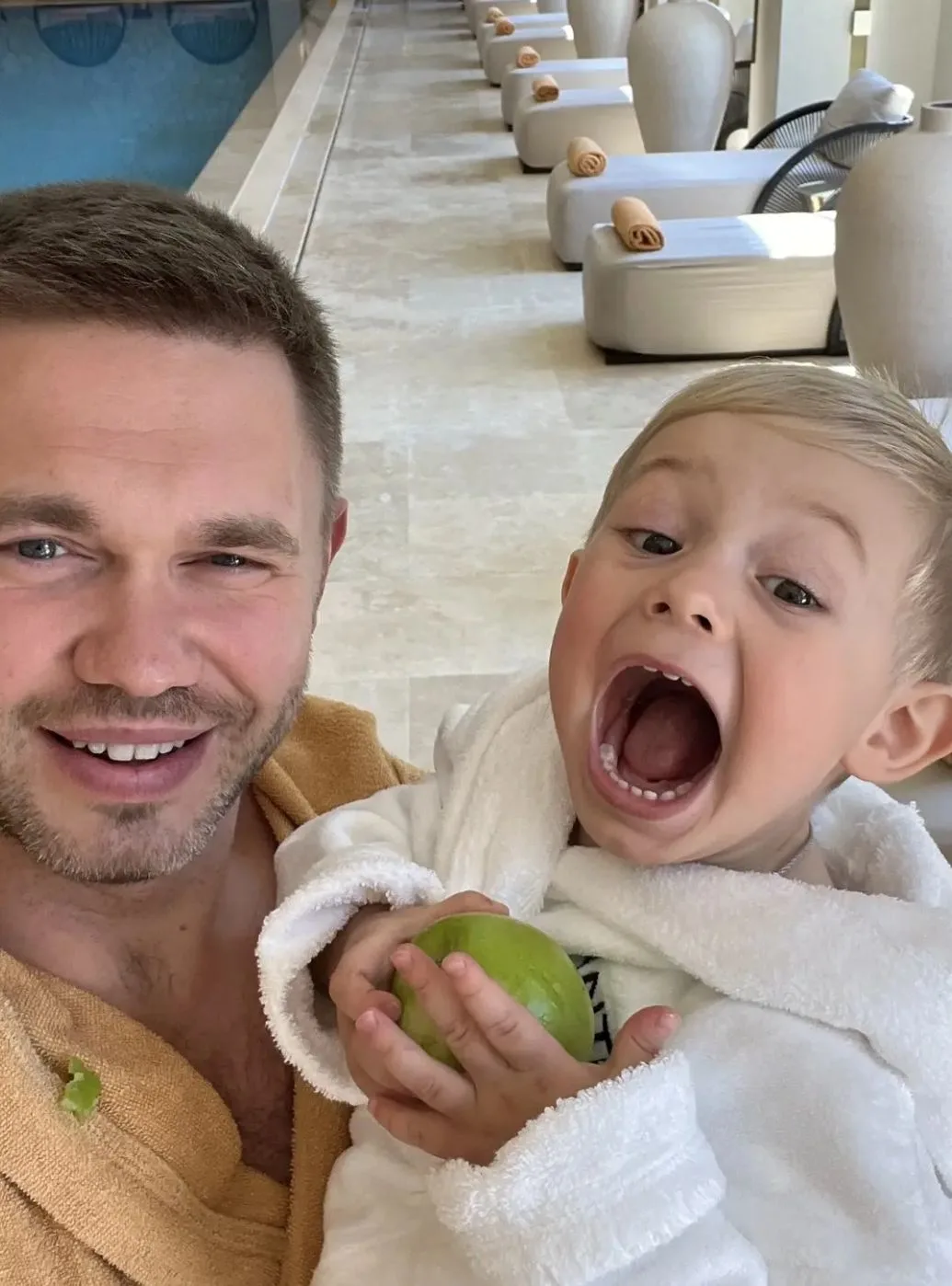 😍 Видим, что за последние дни в канал пришло много новых людей, хотя мы почти три недели здесь ниче
