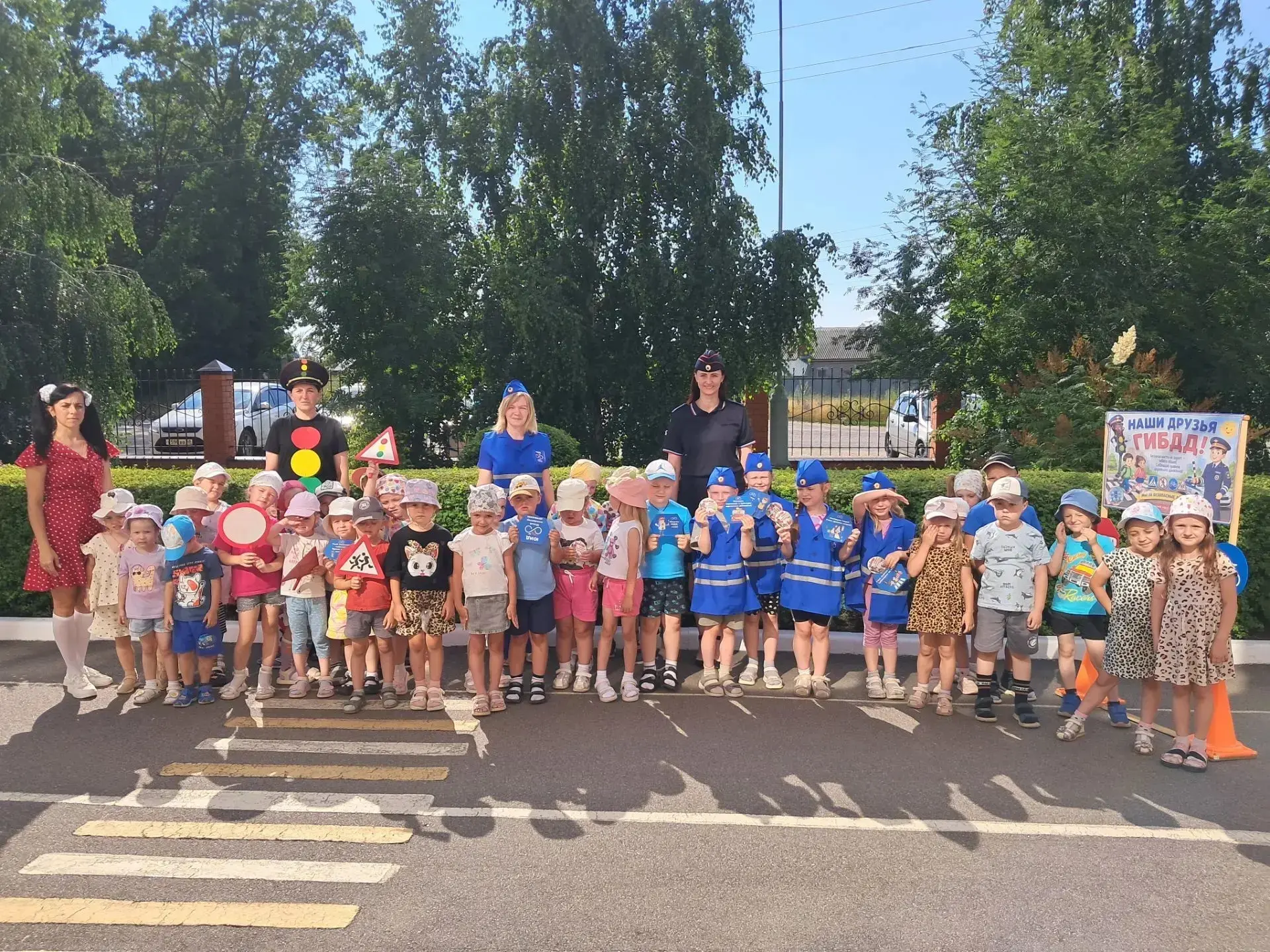 В нашем детском саду прошло праздничное мероприятие «Наши друзья — ГИБДД»🚔🚦, посвящён...