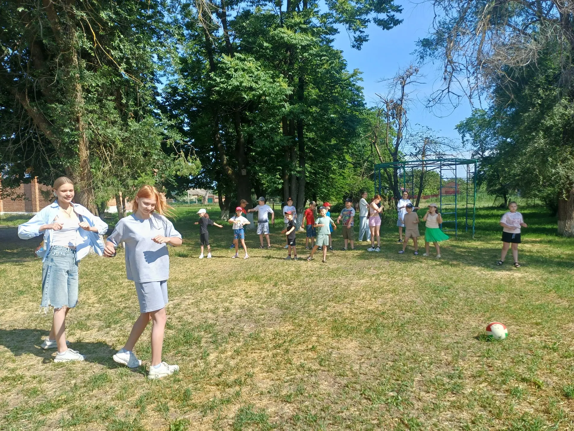 Тематический день «Национальная кухня»
 
С самого утра в лагере царила атмосфера творчества и весель