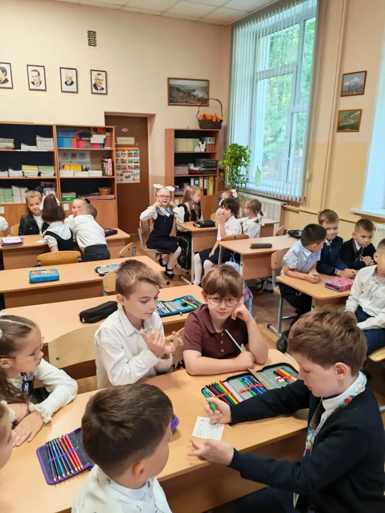 Первое сентября — особый день: он пахнет осенью, новыми тетрадями и предвкушением интер...