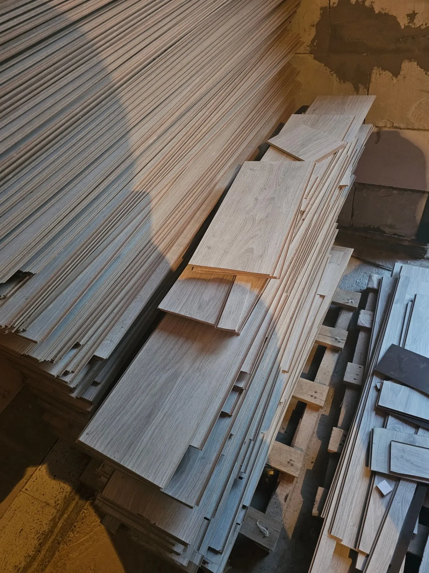 Продам ламинаты, 60 с лишним м² 89232610117