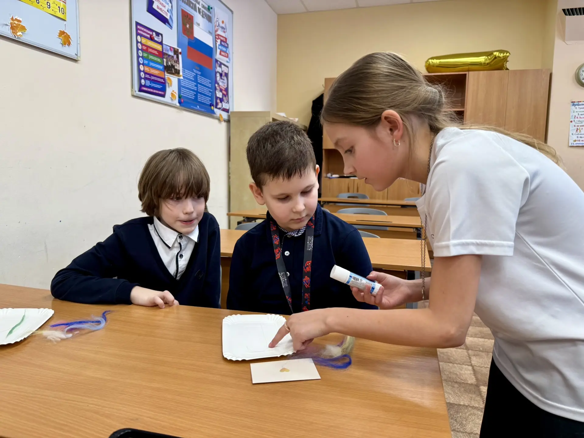 Подснежник – улыбка весны!  🌸В начальной школе с обучающимися 1 классов прошёл мастер-класс «Первый 