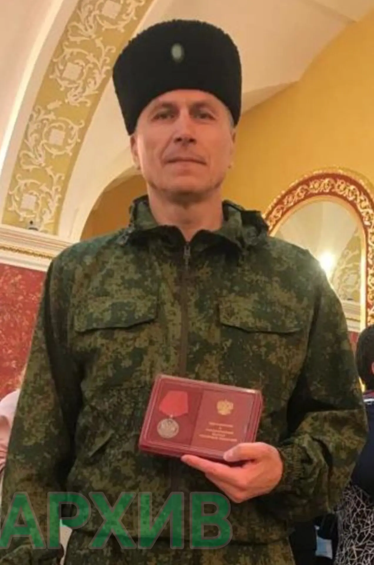 Документы личного происхождения участника СВО приняты на хранение в МКУ г. Бузулука «Муниципальный а