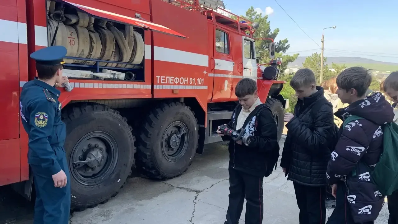 ⭐️ВНЕКЛАССНАЯ ДЕЯТЕЛЬНОСТЬ ⭐️  ⭐️Учащиеся 8-К класса совместно с сотрудниками ТО ГКУ «Центр занятост