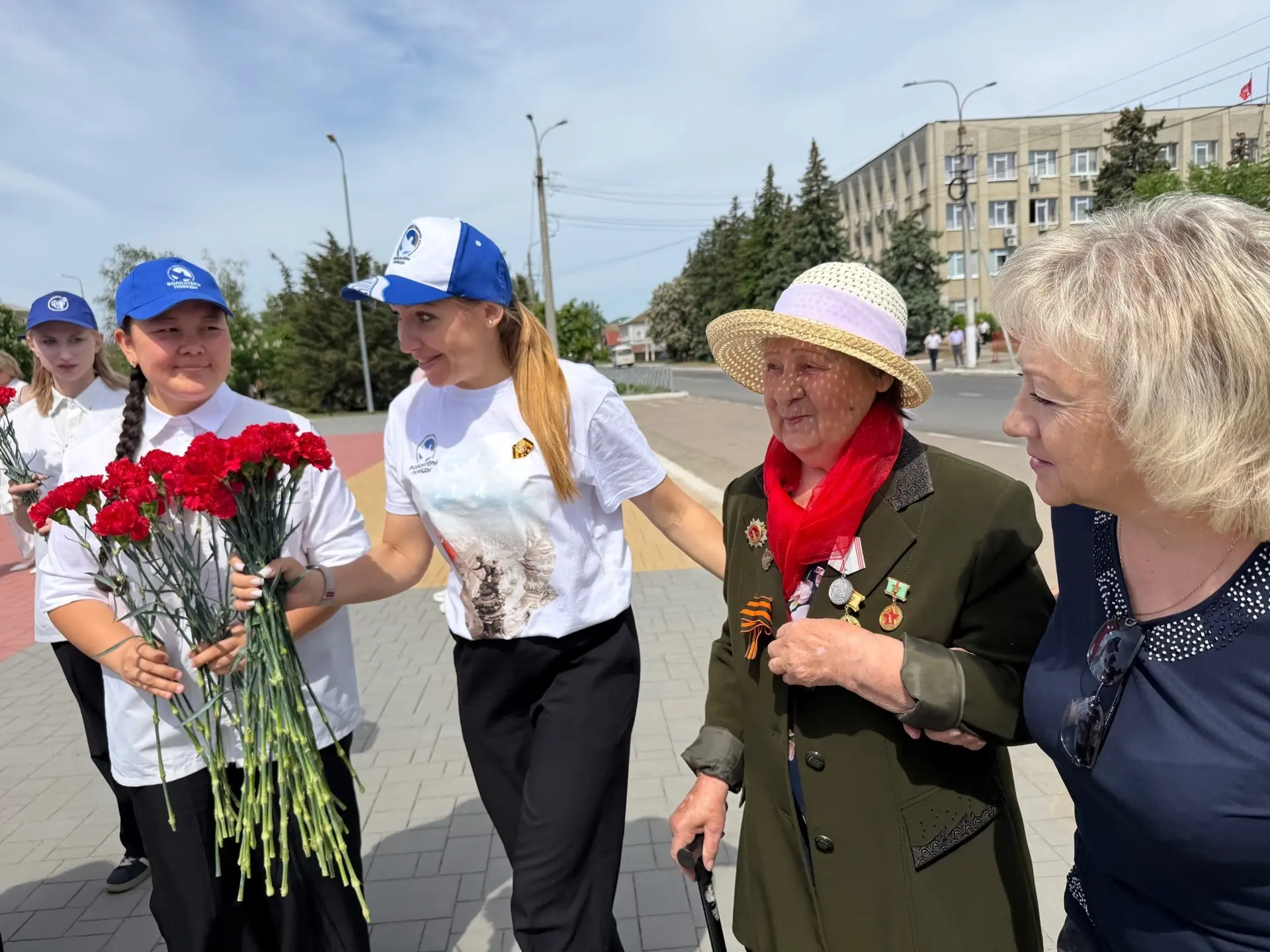 Торжественная церемония возложения цветов, приуроченная к 110-летию со дня рождения Героя Советского