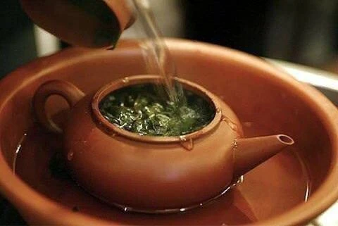 Лучшие расслабляющие напитки для хорошего сна!
 
1. Ромашковый чай. 
Ромашковый чай отлично подходит