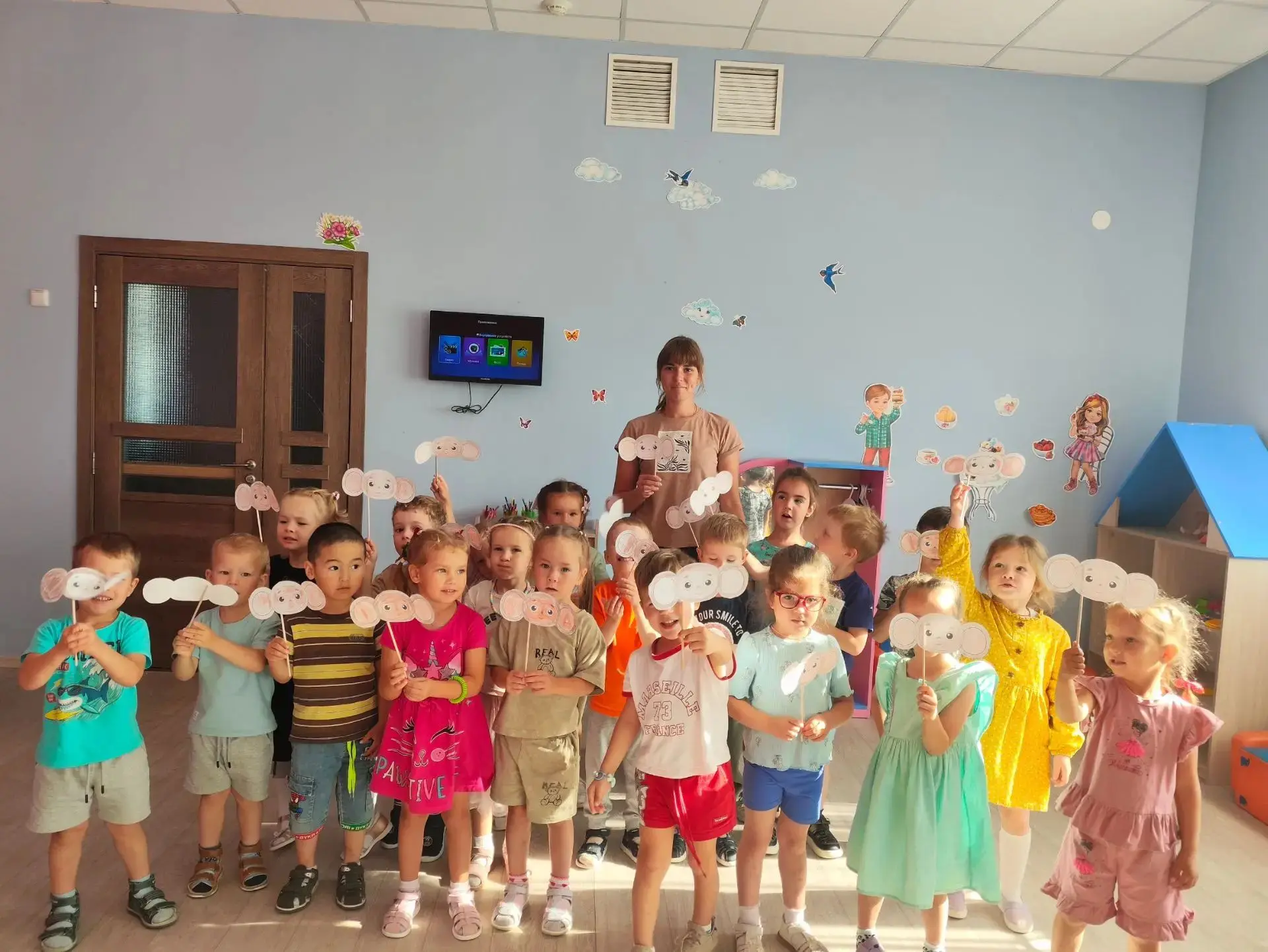 «Сегодня ребята группы №3  "Лучики" побывали на настоящем Дне рождения🎂 у самого добро...