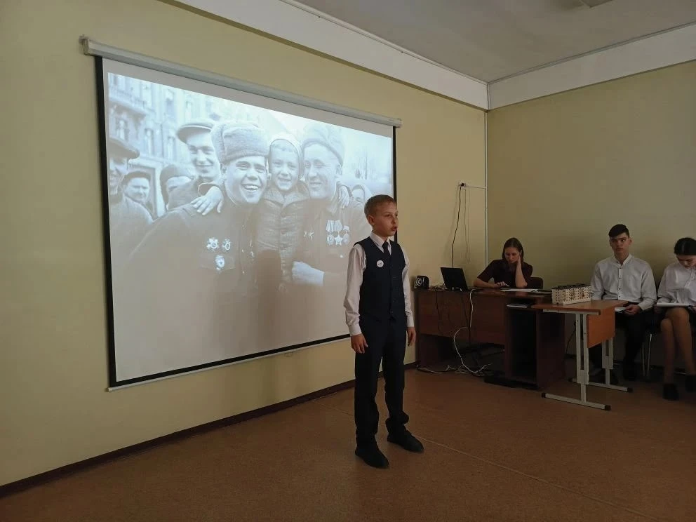 ГОЛОСА ТАЛАНТОВ  Сегодня в нашей школе звучали строки русских классиков — прошёл окружной этап конку