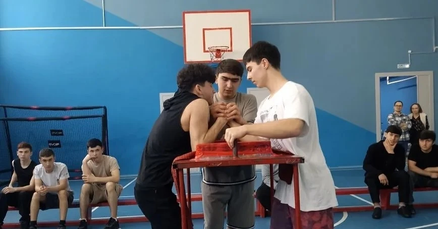 🏆 Спартакиада СПО Железнодорожного района: итоги соревнований по армрестлингу  Захватывающие состяза