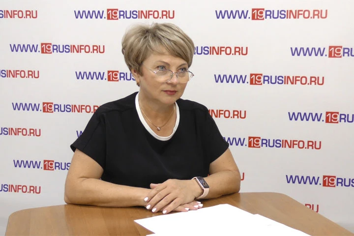 Елена Конева: Все стобалльники Хакасии поступили в ведущие вузы страны - это радует