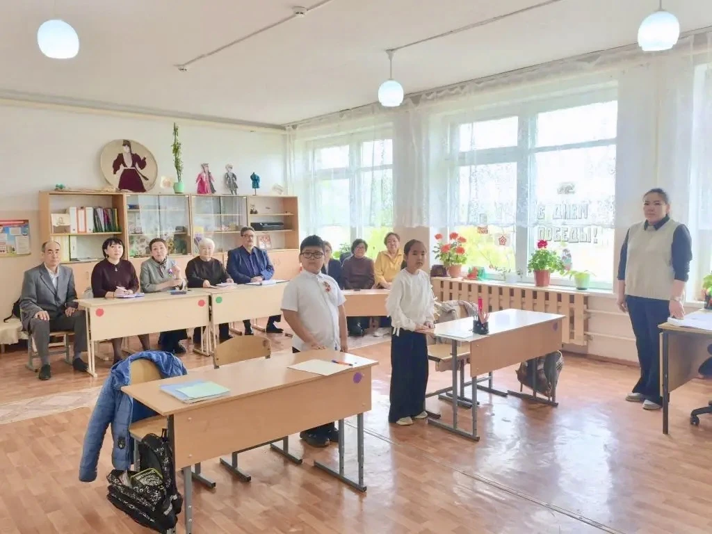 В Калмыкии продолжается апробация инновационного учебника по родному языку для младших школьников  В