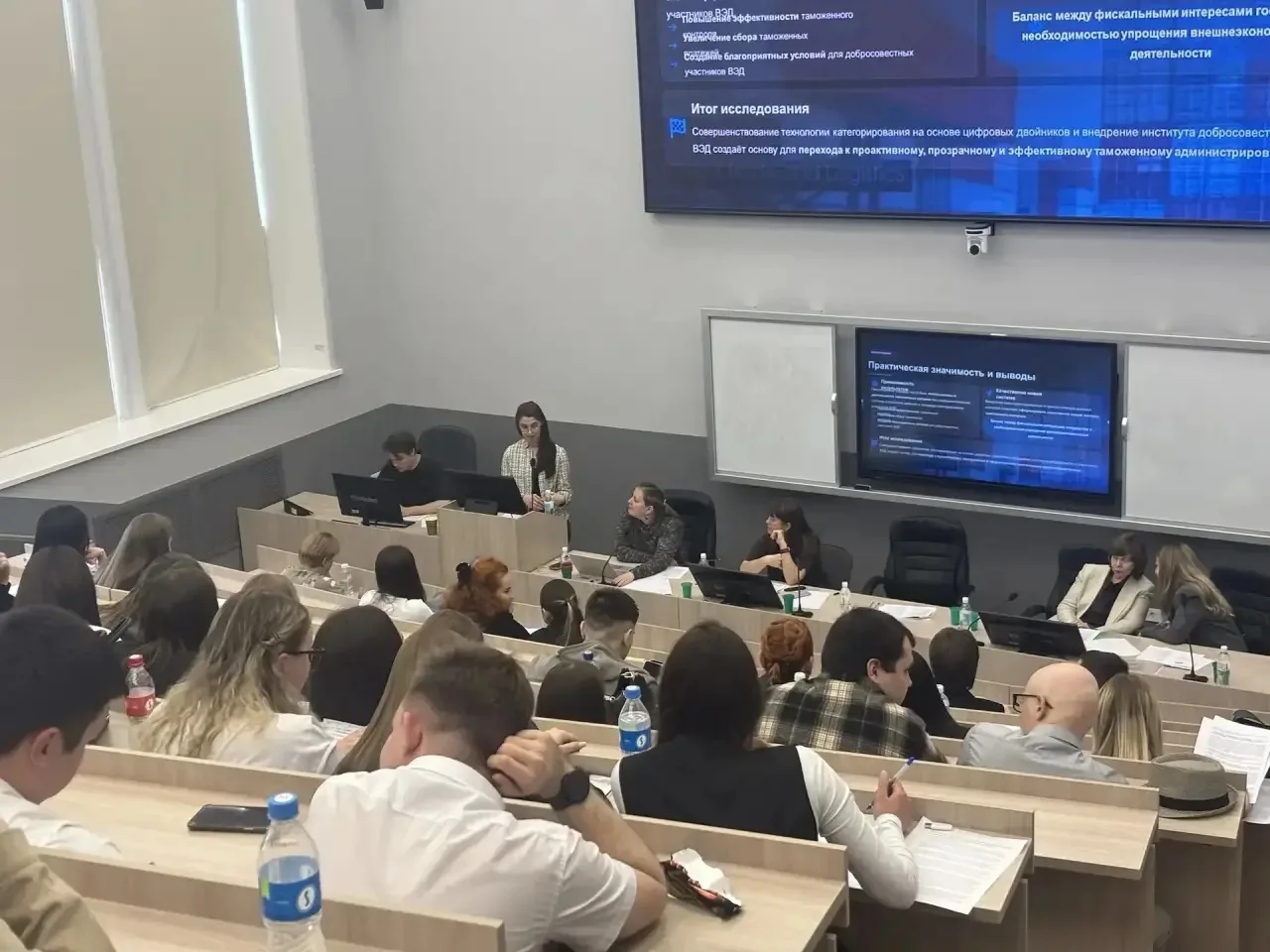 В ДВГУПС состоялась IX Всероссийская студенческая научно‑практическая конференция «Актуальные пробле