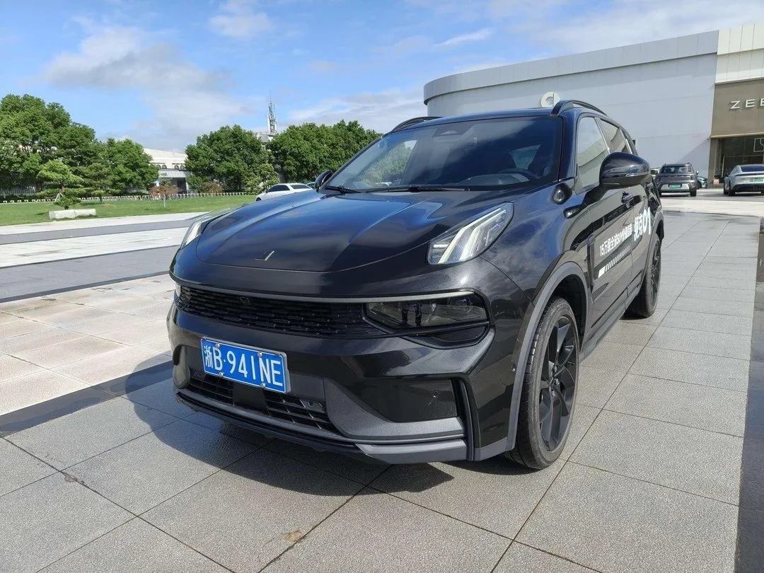 Lynk & Co 01