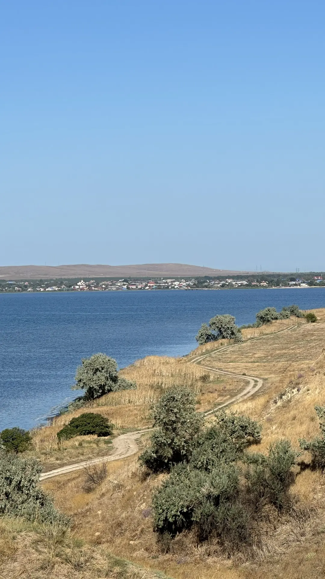 Немного странное ощущение, когда в малонаселенной местности стоишь на археологических р...
