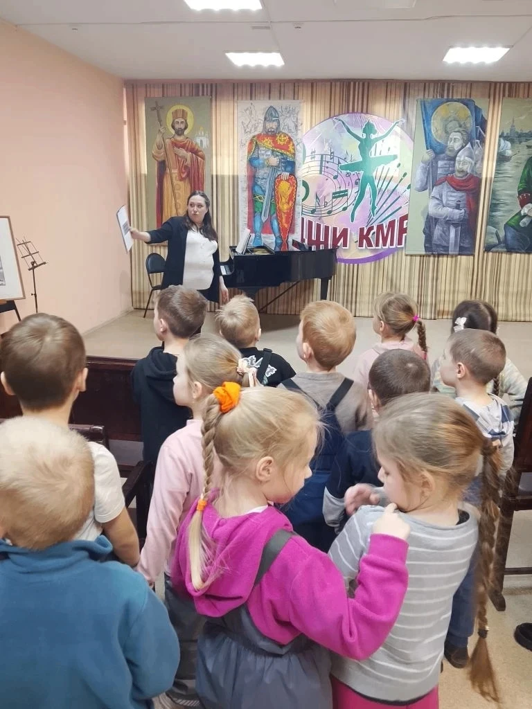 В детской школе искусств посёлка Крапивинский прошла яркая и запоминающаяся экскурсия «...