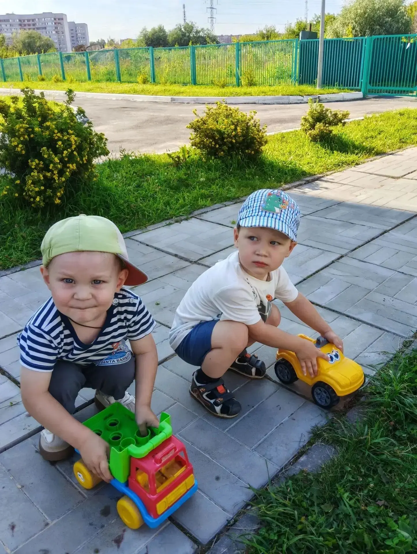 🥰Малыши группы раннего возраста "Ладушки" учатся ориентироваться в пространстве, осваивают основные