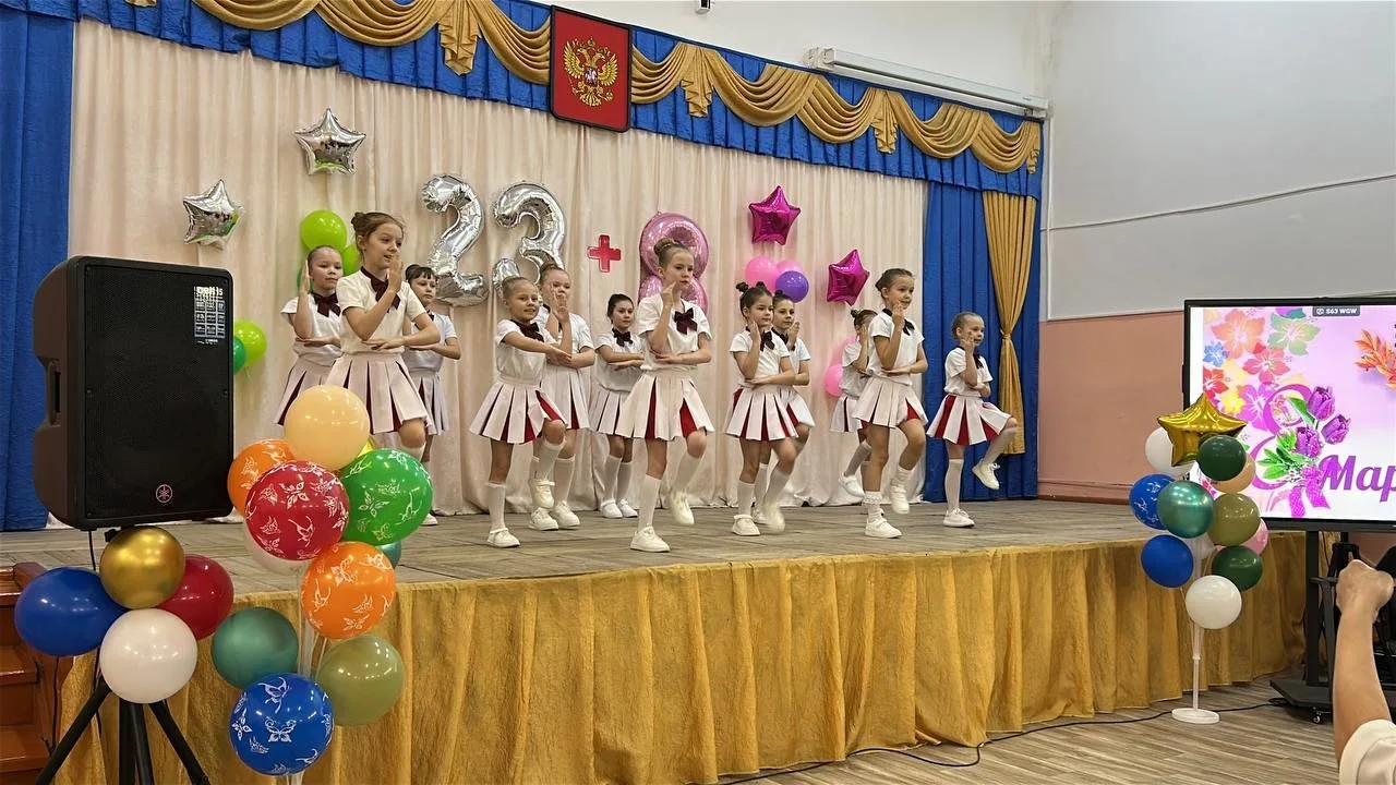 💪💐Праздничный концерт «23+ 8»  🗓 В нашей школе прошло мероприятие, посвященное сразу двум праздникам