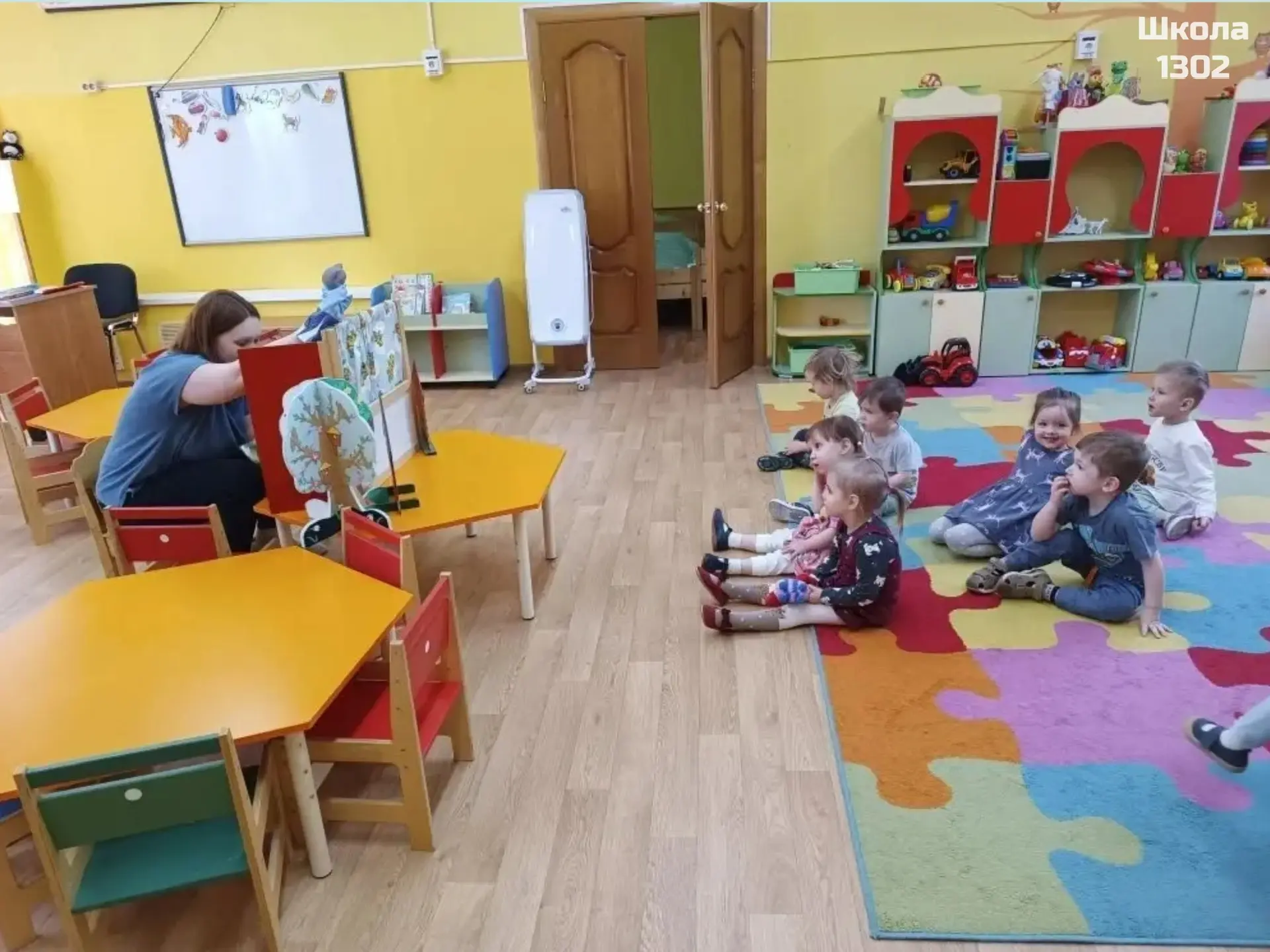 🎭 Наши дошколята занимаются творчеством!  На прошлой неделе мы поздравляли всех, кто любит сцену, тв