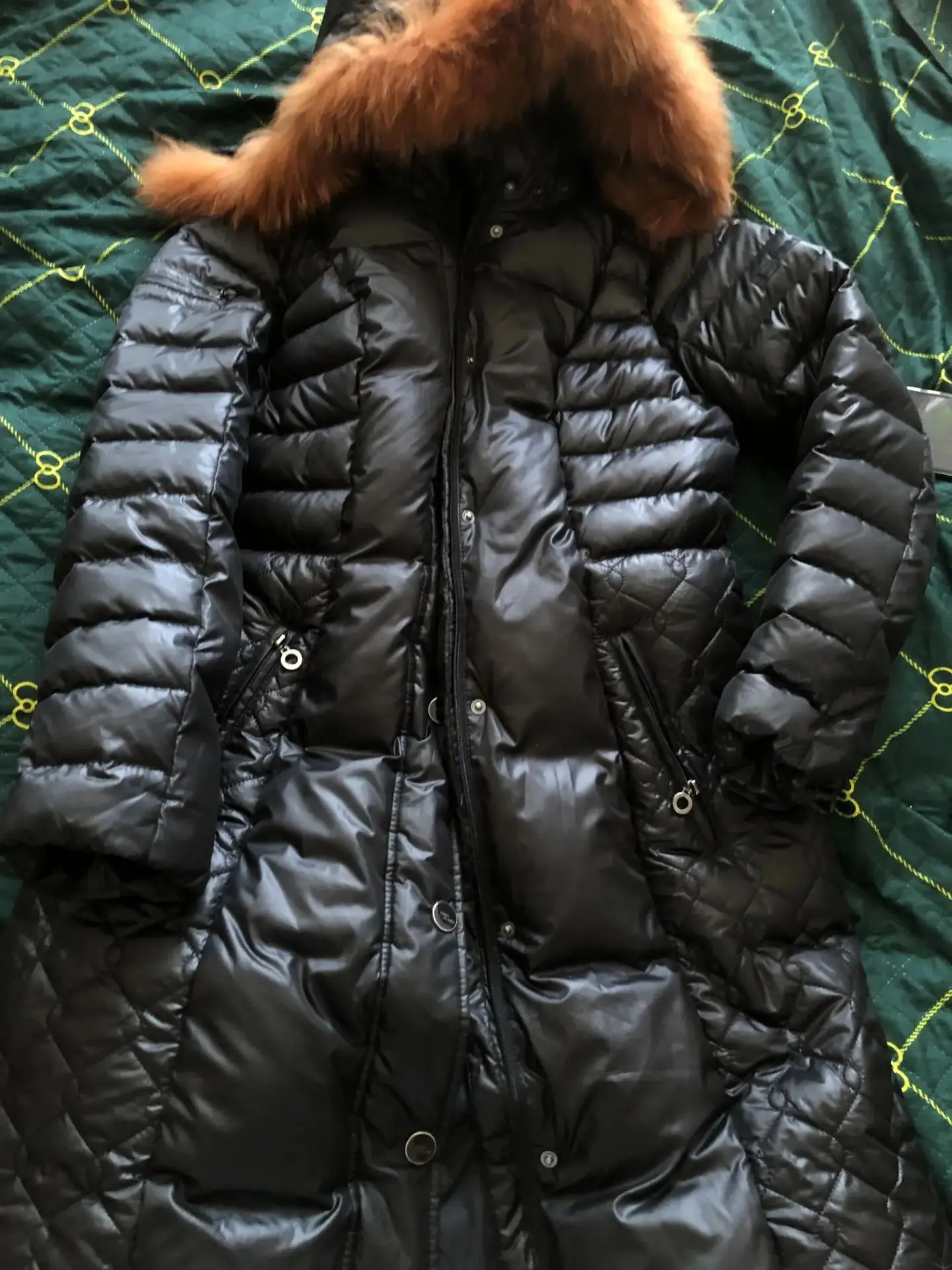 Продам . Пальто женское.52  р тёплое.700 р Афипский.89996505945