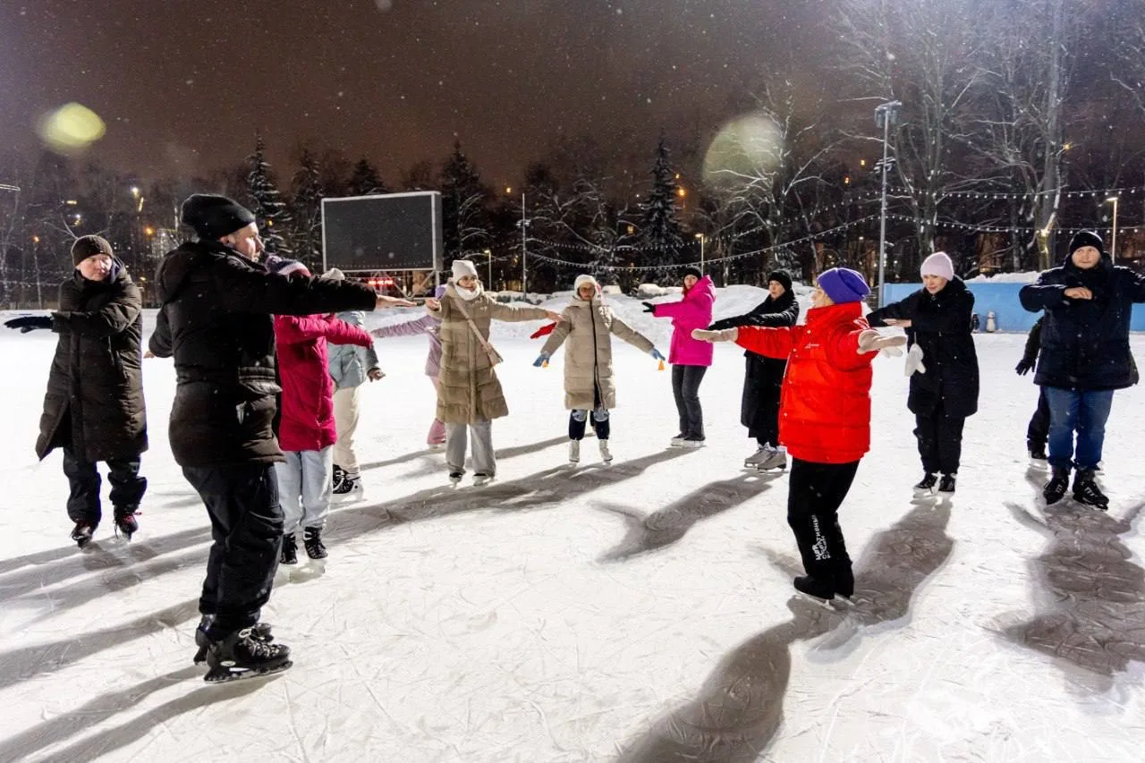 ⛸️Ждём вас на тренировках по катанию на коньках на нашей флагманской площадке в «Лужниках»!  Здесь, 