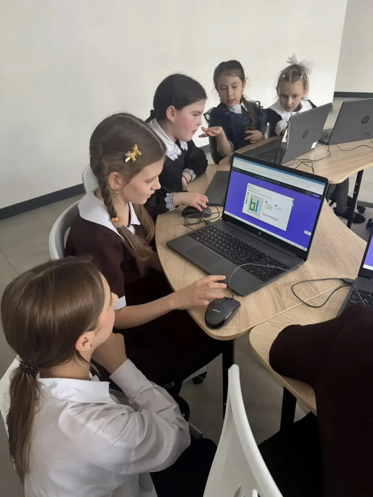👨‍💻 Сегодня у нас в гимназии прошёл важный этап — цифровое ГТО для пятиклассников! Было интересно и 