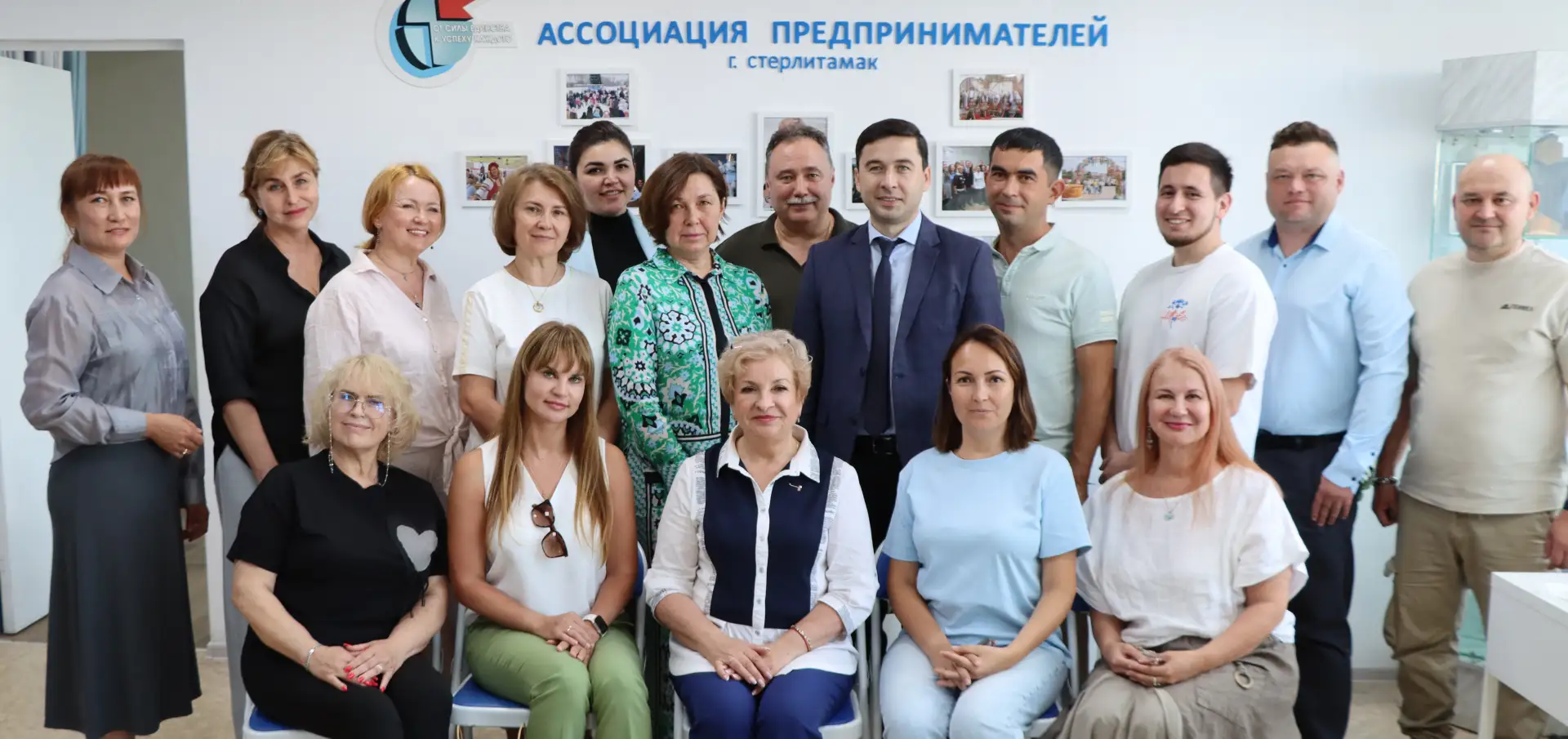 👏 Поздравили и поблагодарили на встрече в коворкинг-центре

В канун Дня медицинского работника в ко