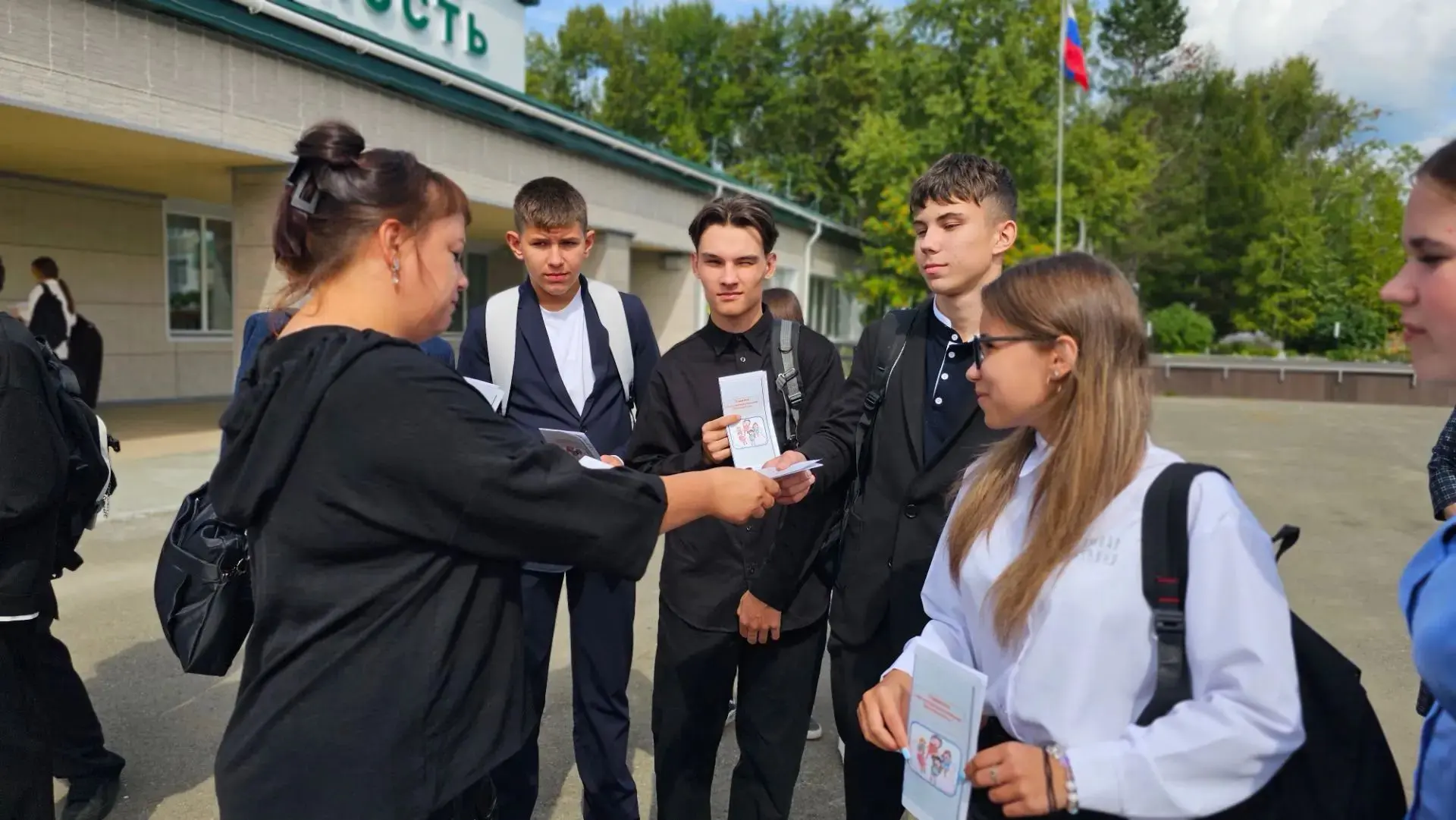 Свет памяти и надежда на мир: Уктур присоединился ко Всероссийской акции
