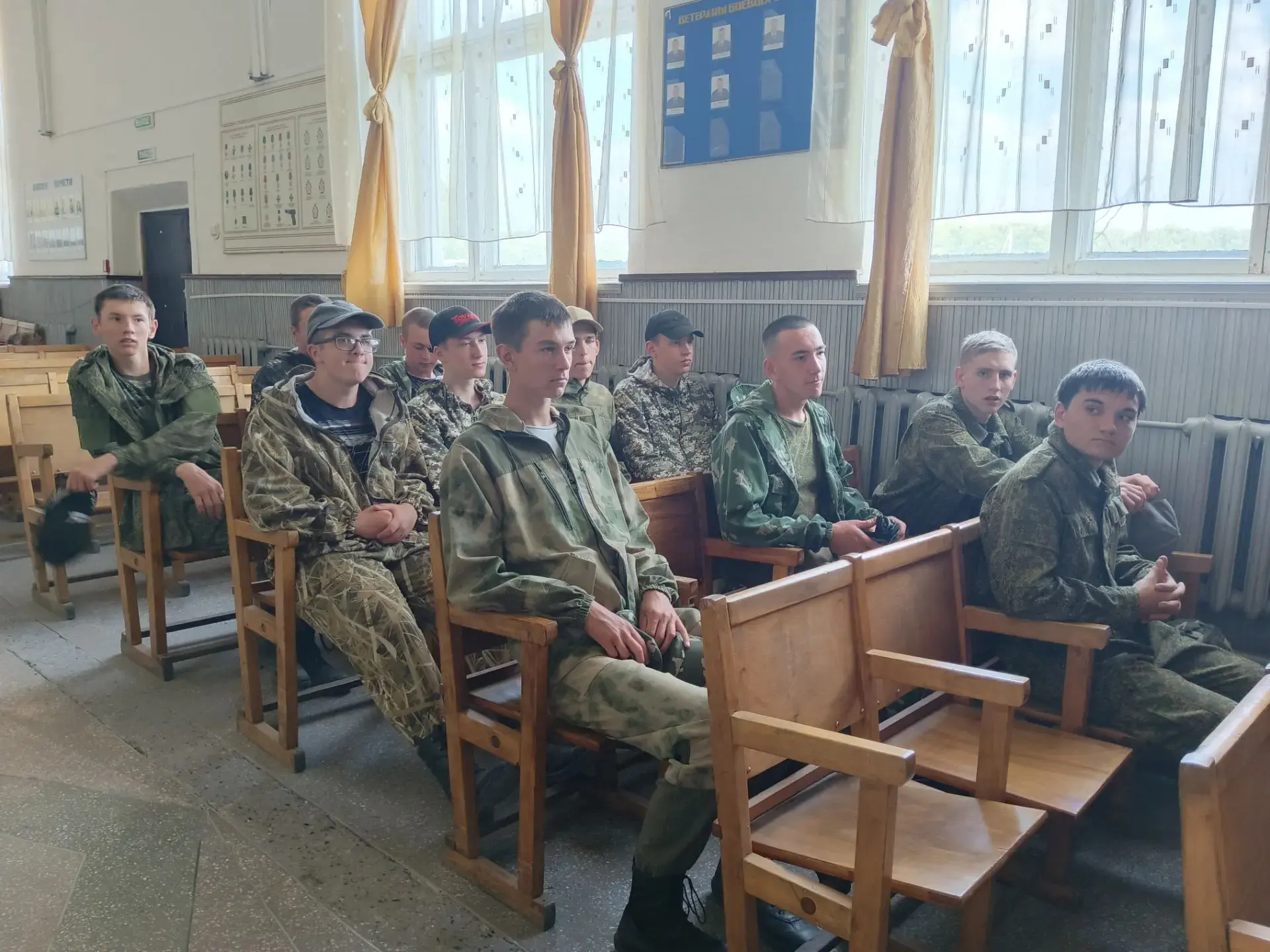 «Школа мужества: как десятиклассники  постигают азы военного дела»