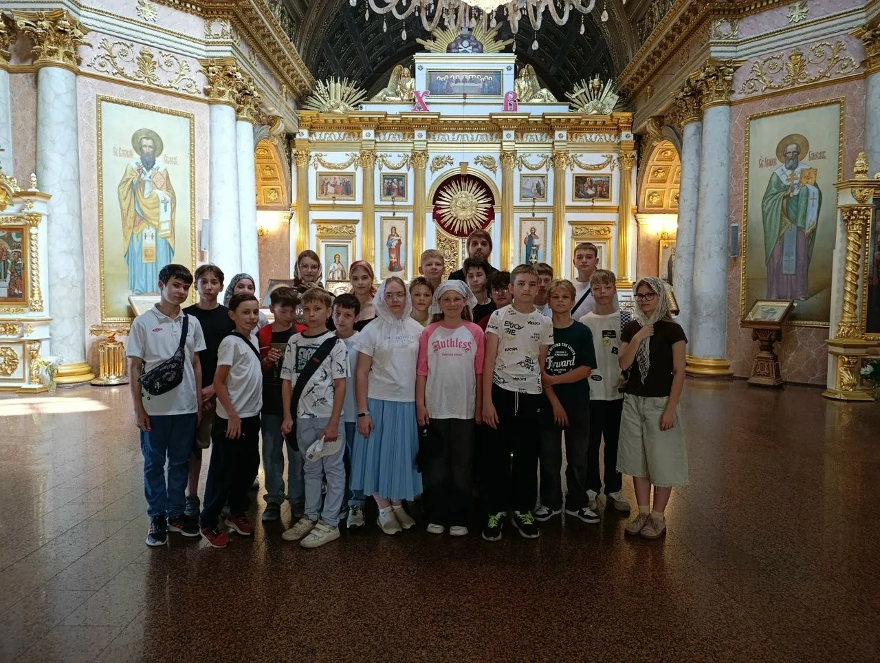 11 июня для участники летней смены лагеря "Патриот" экскурсию «Духовные обители Оки и Волги» провел 