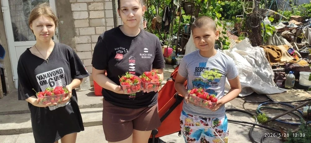 🍓 В Новой Каховке прошла первая акция «Клубничный день»!
