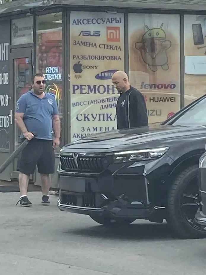 Конфликт из-за парковки у станции метро «Академическая» перерос в поножовщину и уголовное дело 🅿️

