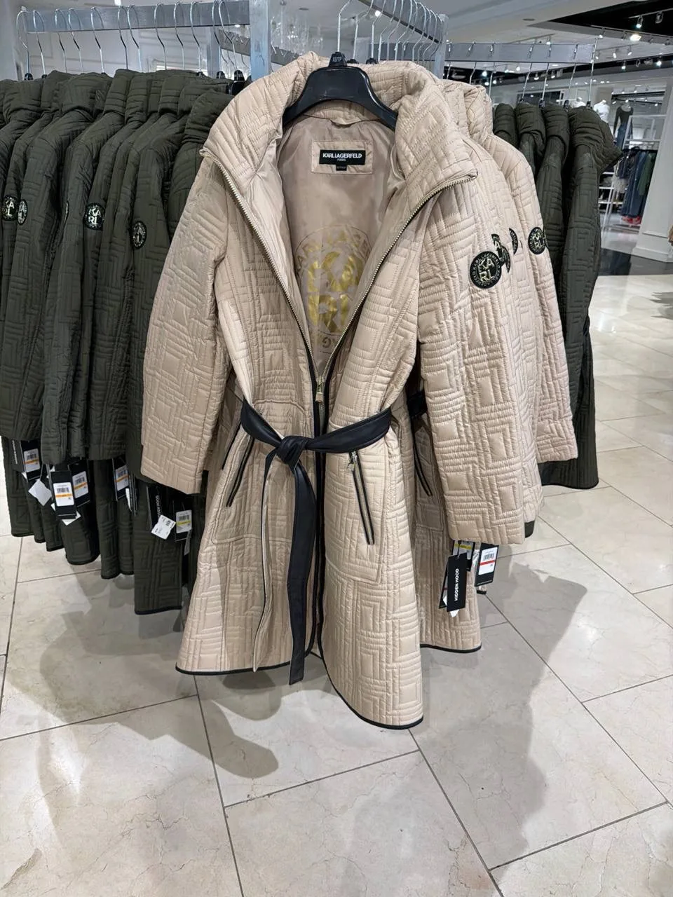 KARL LAGERFELD🏷️