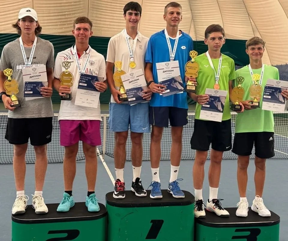 🔥🏆 Сочинец Евгений Кафельников стал победителем первенства России по теннису

Воспитанник спортивн