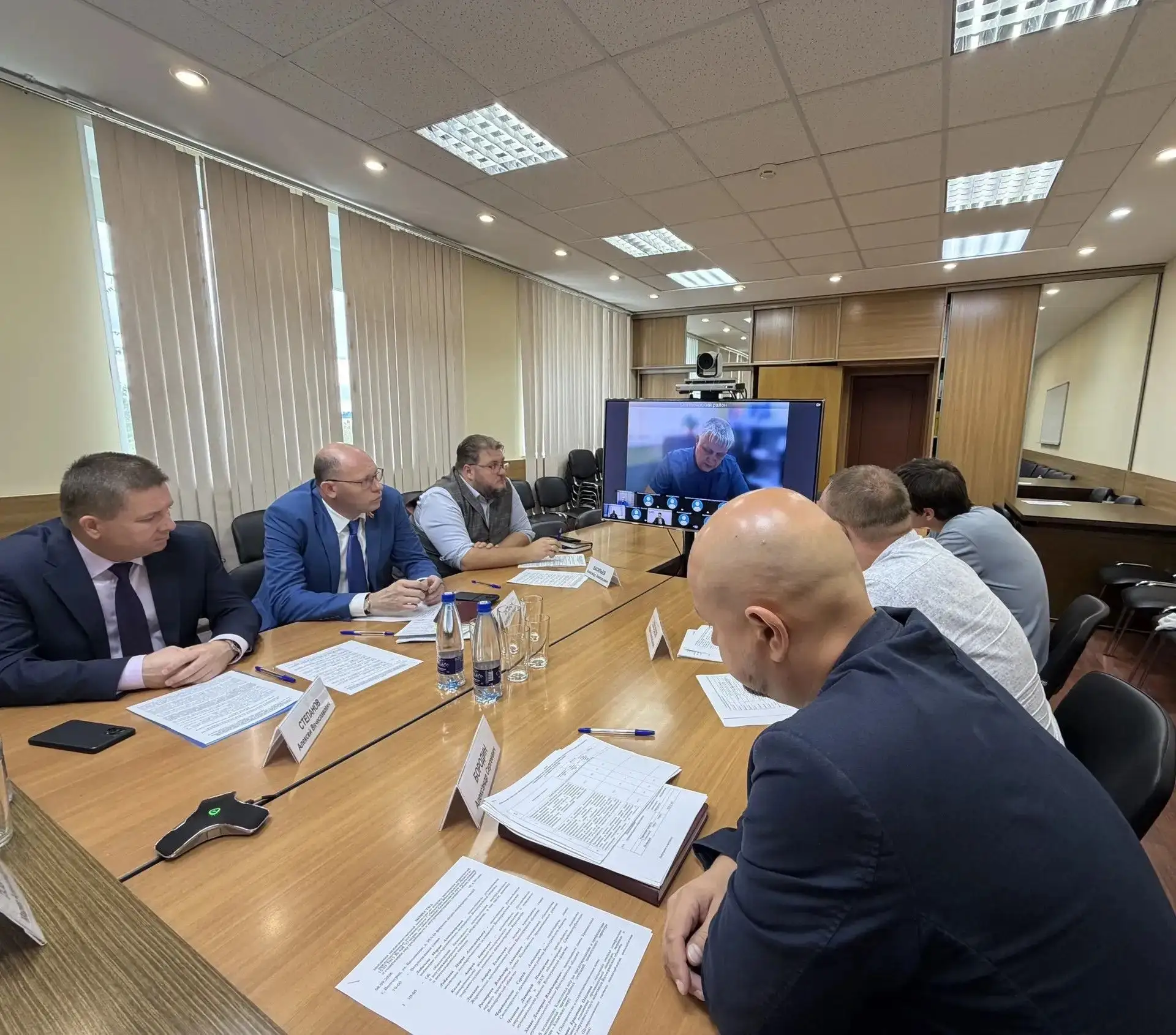 В Волгоградской области обсудили вопросы контроля за соблюдением мер безопасности при и...
