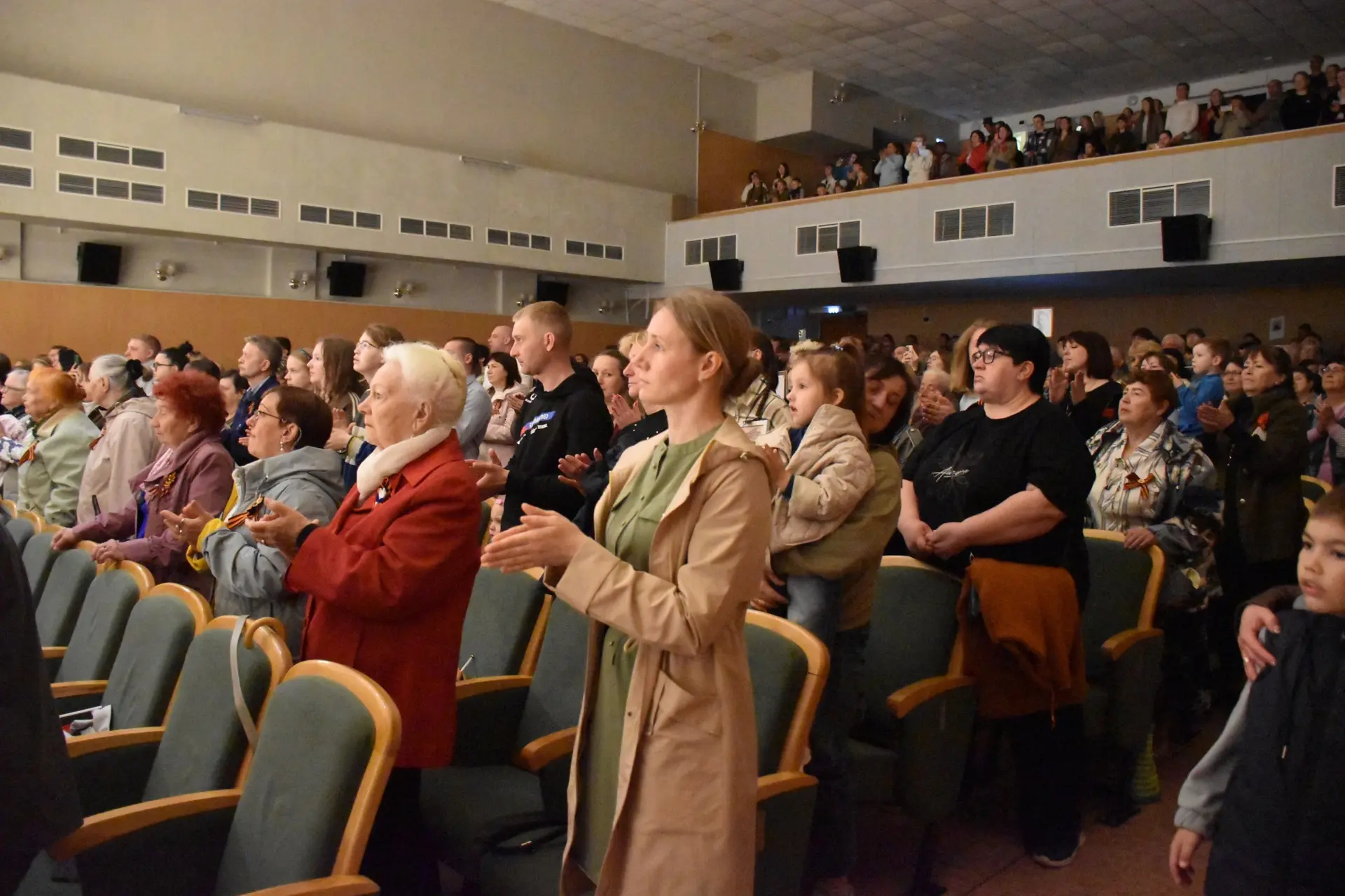🎖 «И ПОМНИТ МИР СПАСЕННЫЙ»: ПРАЗДНИЧНЫЙ КОНЦЕРТ КО ДНЮ ПОБЕДЫ 🎖 9 мая в большом зале ДК «13 Октябрь»