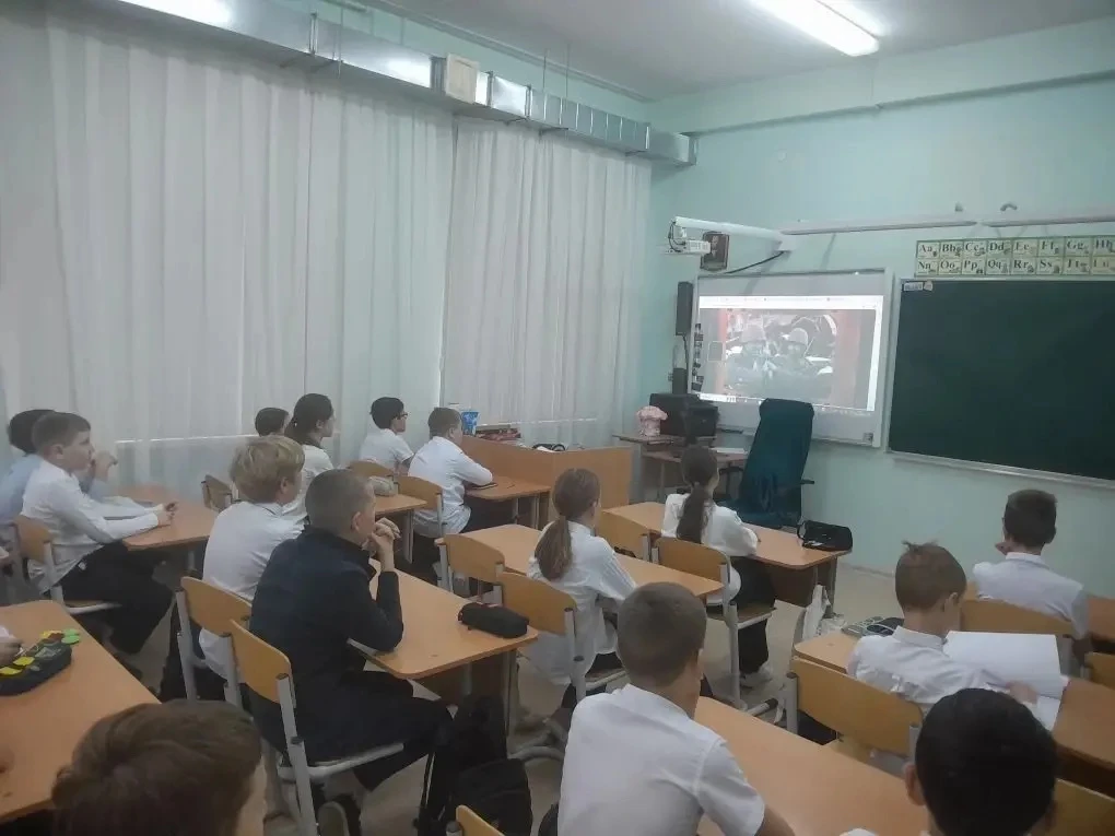 🎵 «Разговоры о важном»: Песни, которые помнит сердце  На этой неделе в нашей школе занятие цикла «Ра