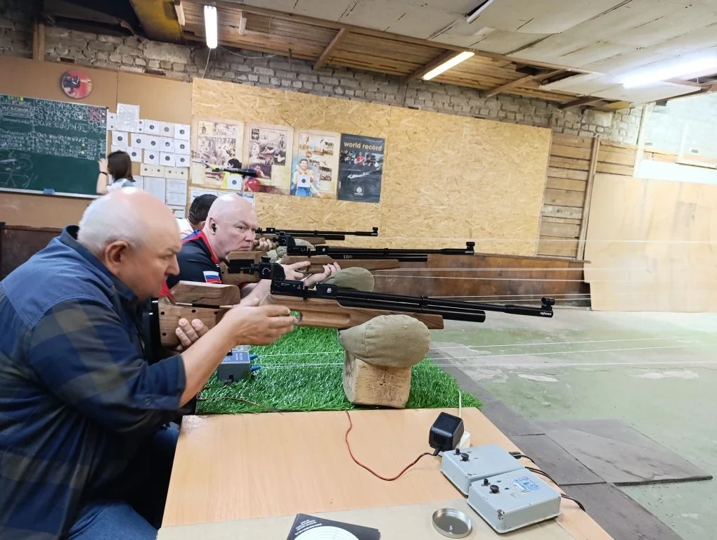 В Мариуполе прошли соревнования по пулевой стрельбе  Турнир собрал на базе стрелково-технического ко