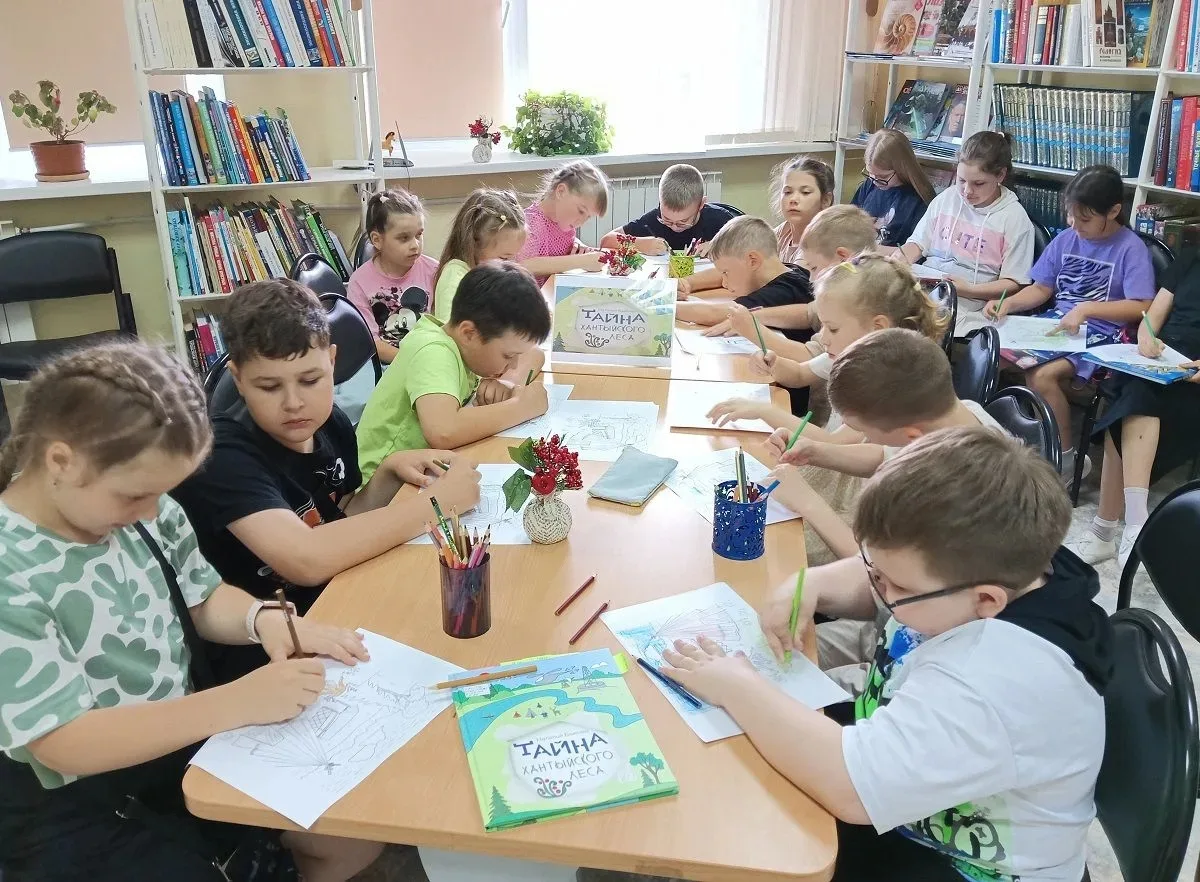 В Нефтеюганском районе дети учат хантыйский по книге «Тайна хантыйского леса»