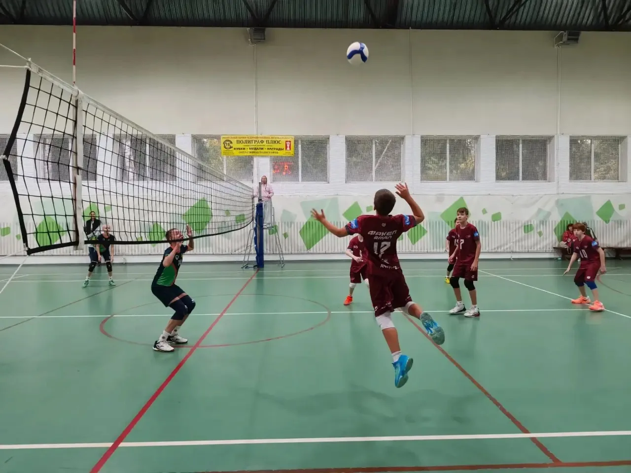 🏐 Волейболисты спортшколы «Зубрёнок» 2015-2016 года рождения вернулись с пятым местом ...