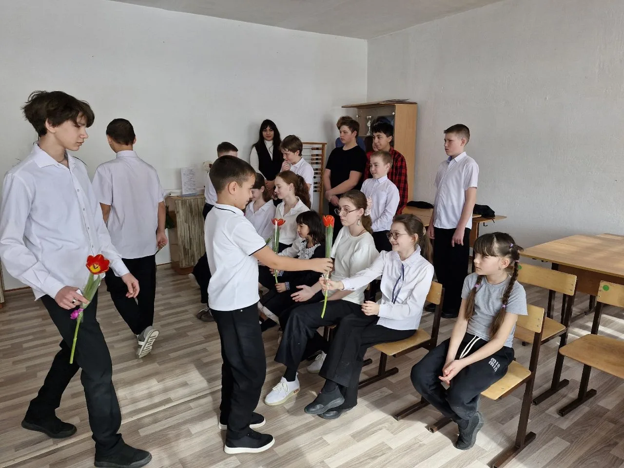 8 марта🌷🌷🌷       Вместе  с весной к нам приходит прекрасный и замечательный праздник- Международный 