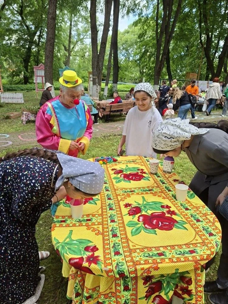 В России День защиты детей отмечают ежегодно 1 июня. В 2026 году дата выпала на понедельник. А также