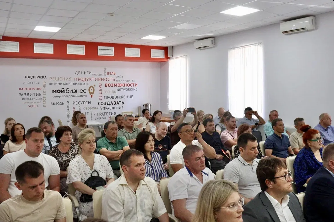 Саратовские производители расширят сотрудничество с федеральными торговыми сетями

На площадке регио