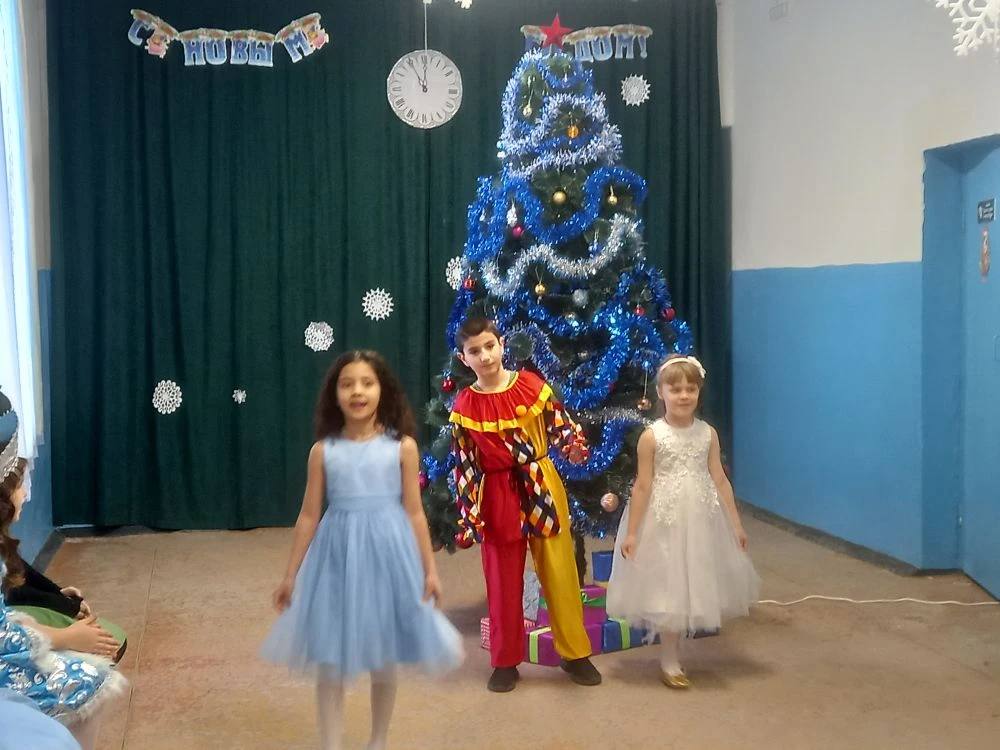 🎄 Новогоднее представление 🎄 в начальной школе!
