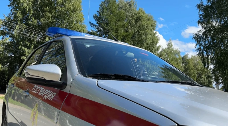 В КОМИ РОСГВАРДЕЙЦЫ ЗАДЕРЖАЛИ ДВУХ ЛЮБИТЕЛЕЙ БЕСПЛАТНОГО ШОПИНГА