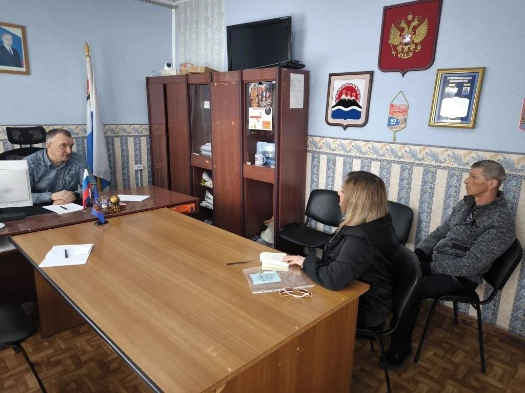 Глава Тигильского муниципального округа посетил с рабочим визитом село Усть-Хайрюзово.