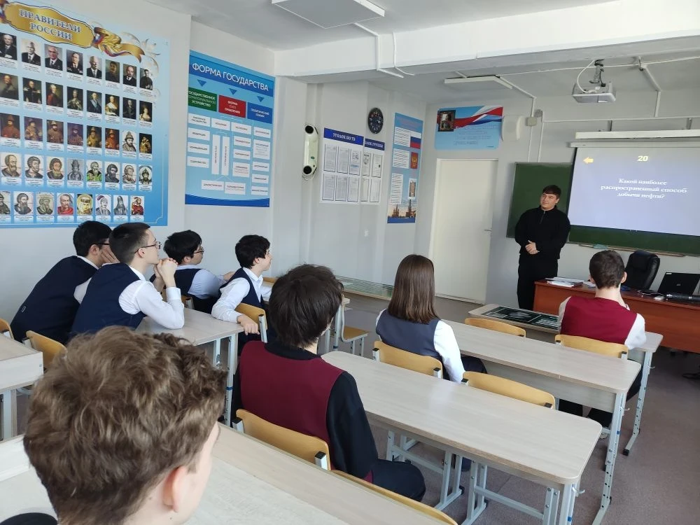 В рамках профориентационной деятельности филиала колледжа состоялась встреча с учениками 9-х классов