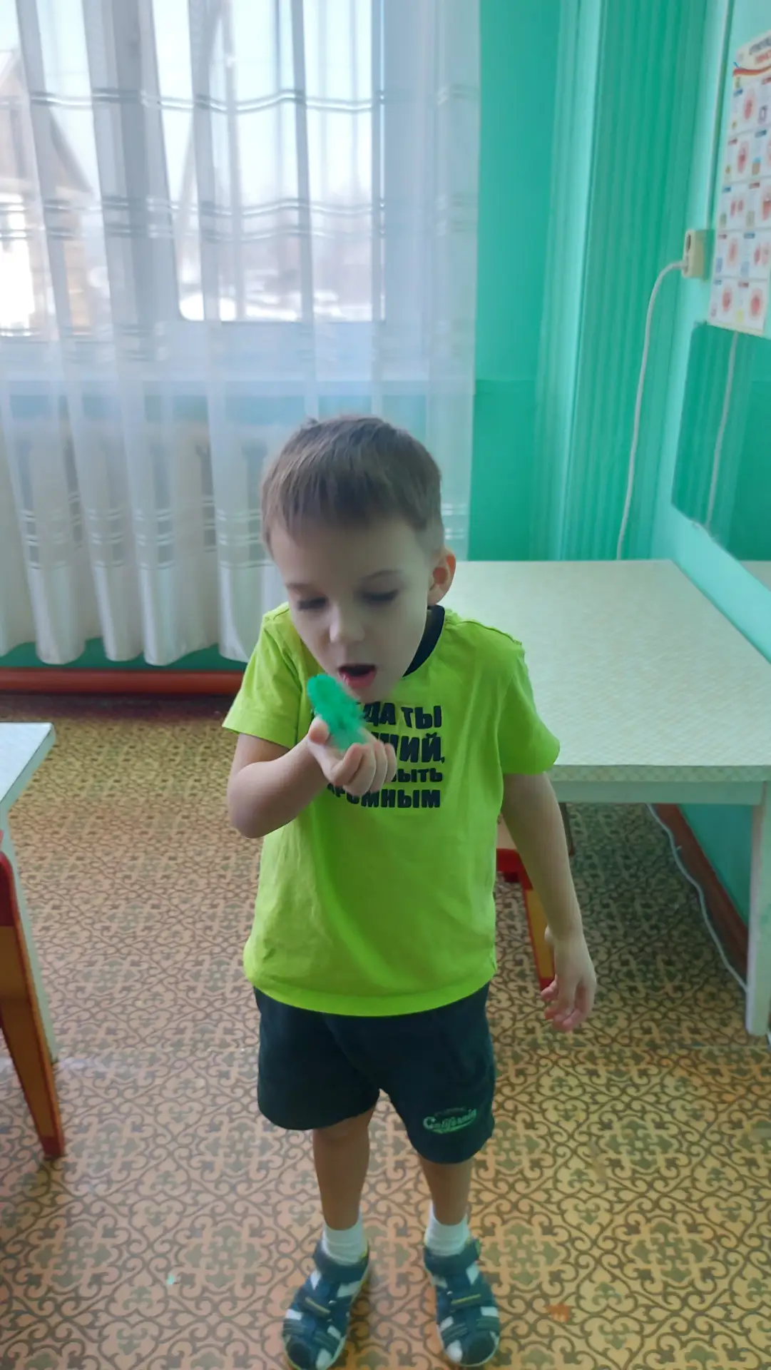 На логопедических занятиях мы превращаем скучную дыхательную гимнастику в веселую. Прим...