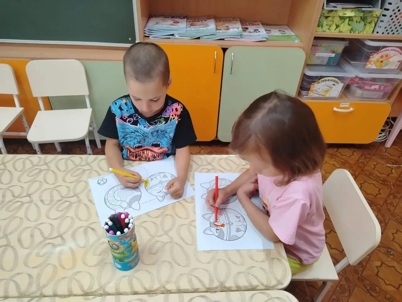 ✨Наши неваляшки-котики!✨Ребята из подготовительной группы с большим старанием сделали э...
